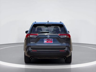 Toyota RAV4 Hybrid XLE 2021