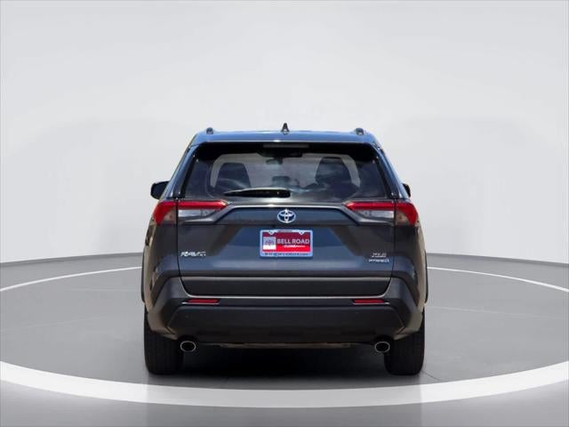 Toyota RAV4 Hybrid XLE 2021