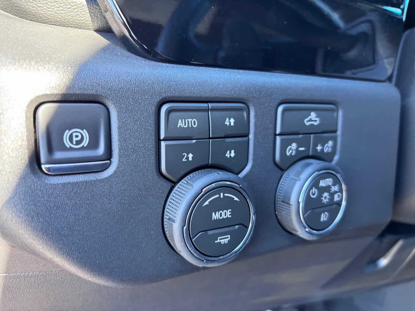 Chevrolet Silverado 1500 LT Trail Boss 2026