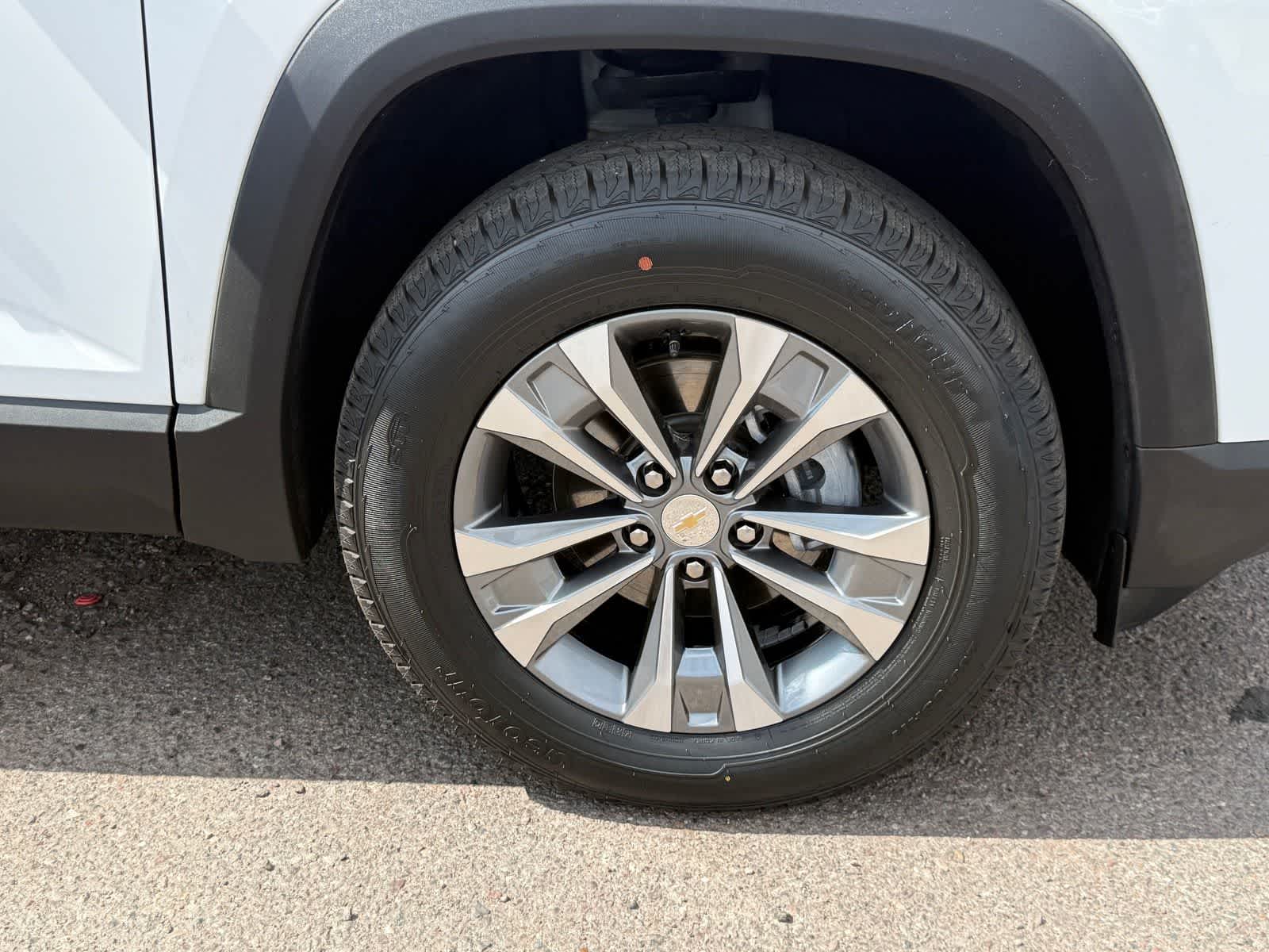 Chevrolet Equinox LT con tracción delantera, 2025