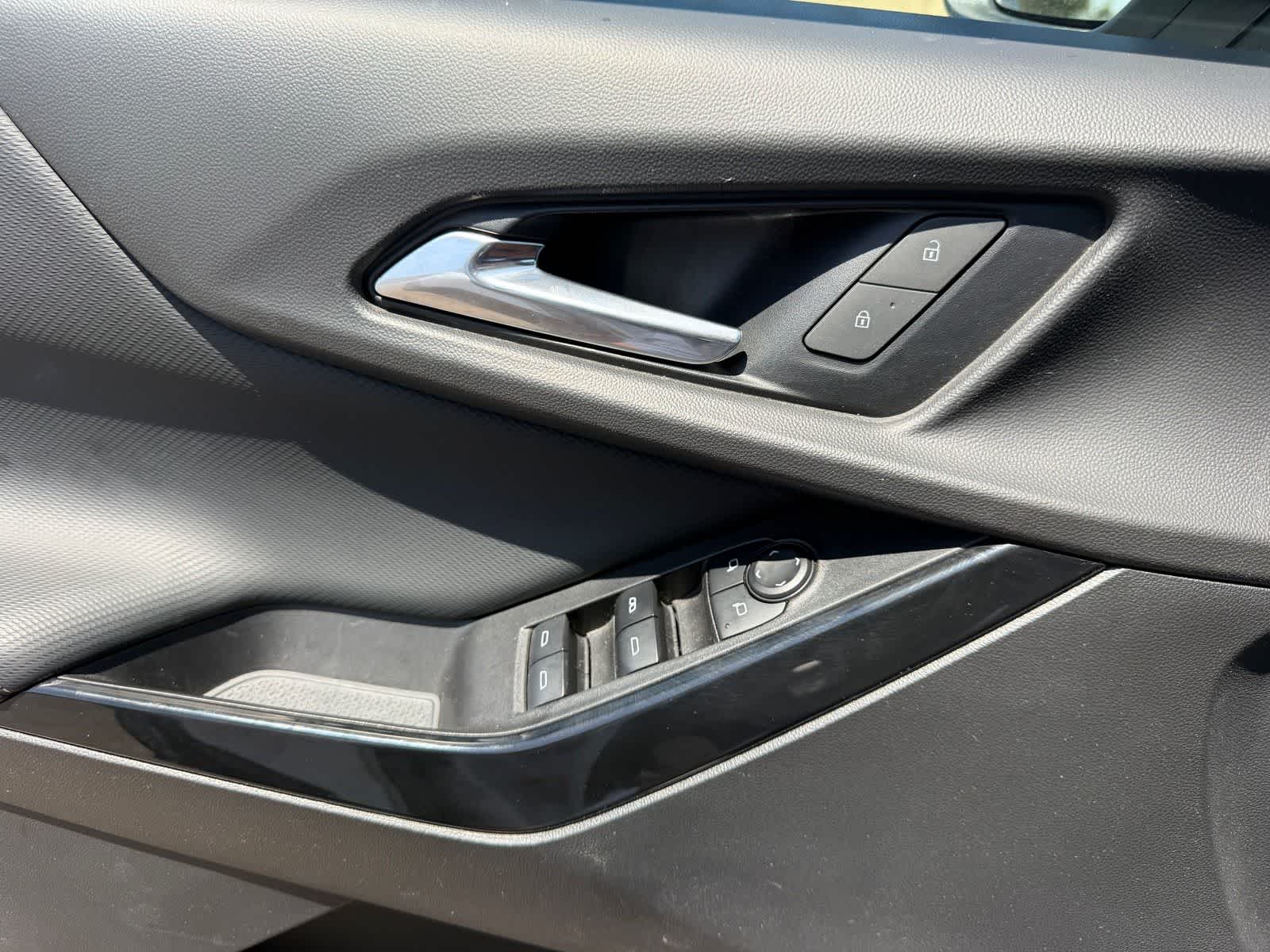 Chevrolet Equinox LT con tracción delantera, 2025