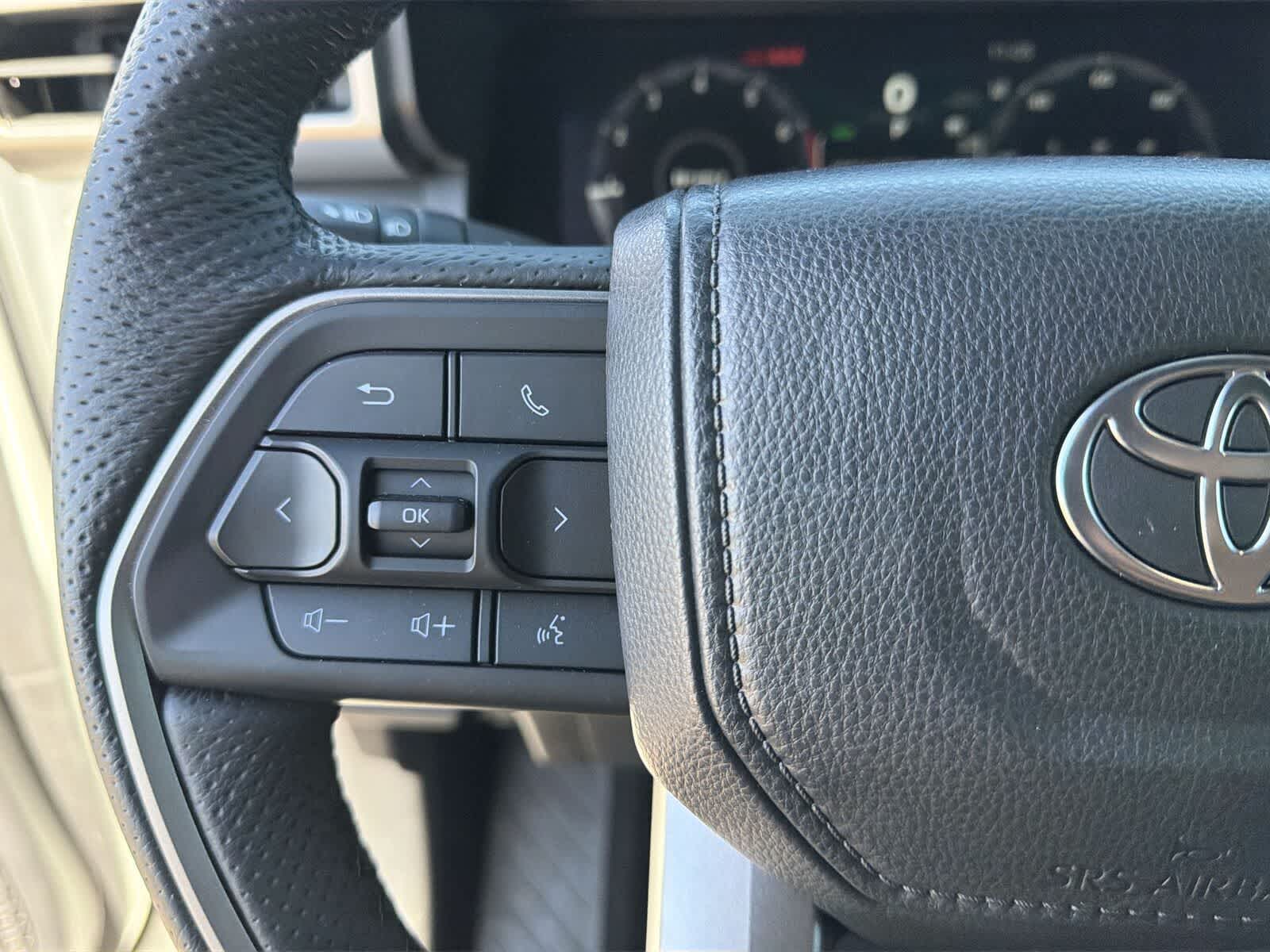Toyota Tacoma TRD Sport Hybrid 2025