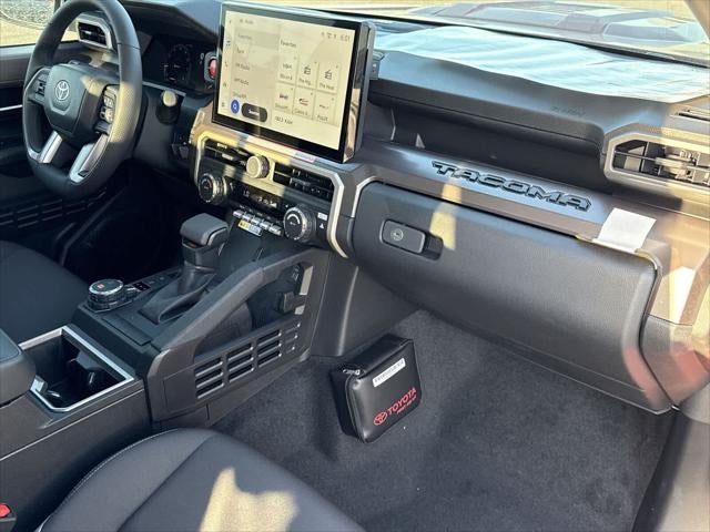 Toyota Tacoma TRD Sport Hybrid 2025