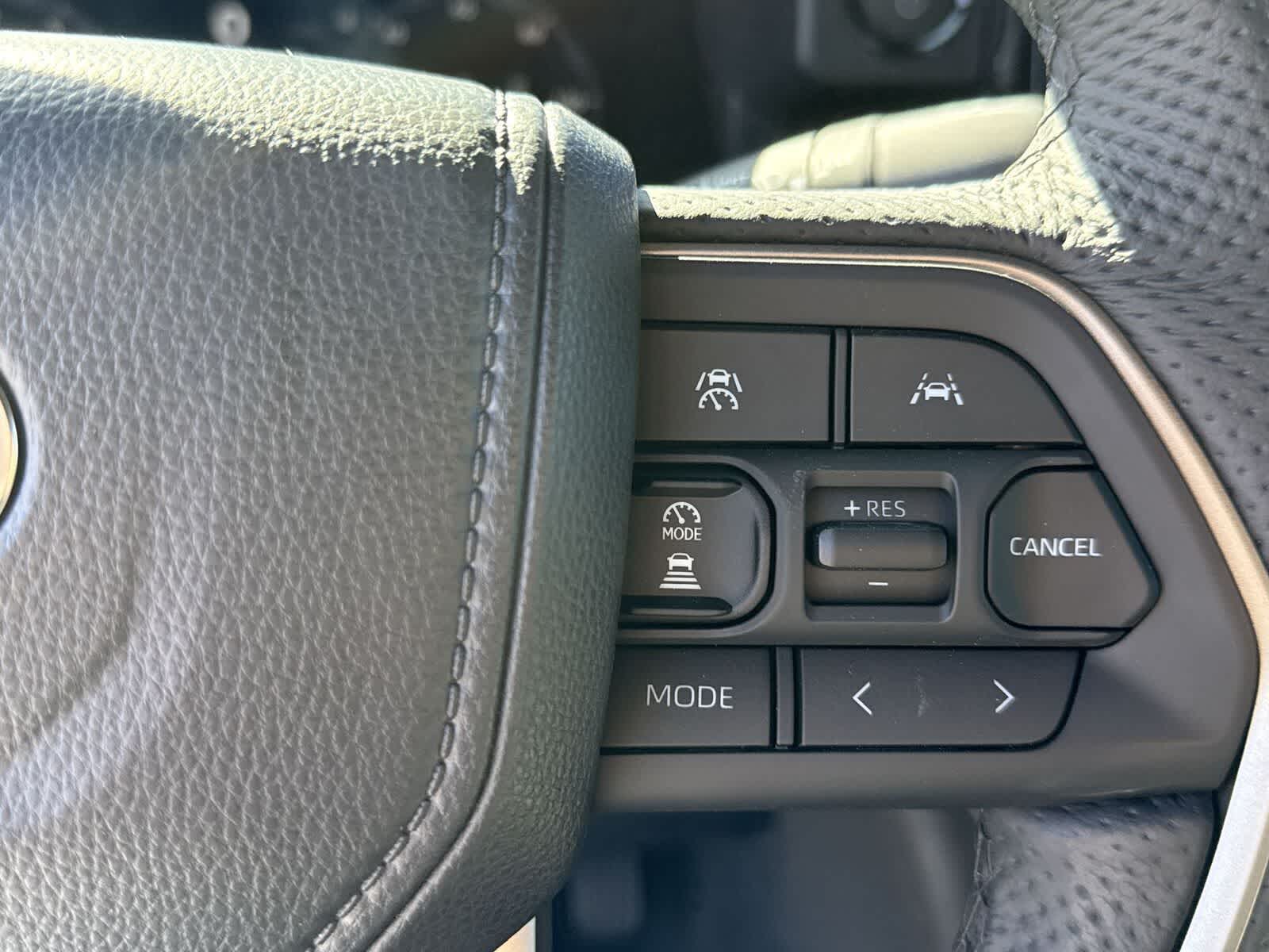 Toyota Tacoma Limited Hybrid 2025