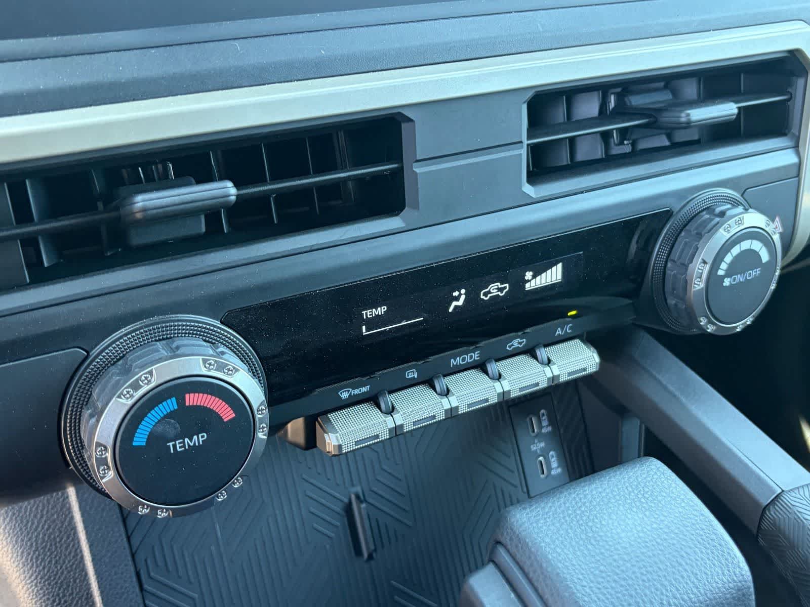 Toyota Tacoma SR 2025