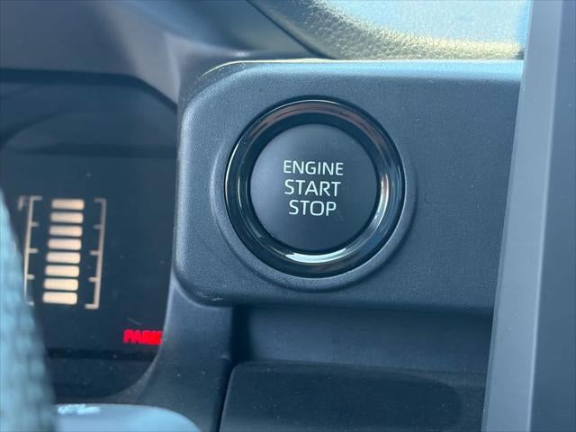 Toyota Tacoma SR 2025