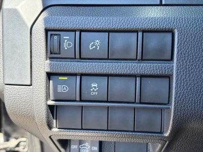 Toyota Tacoma SR 2025