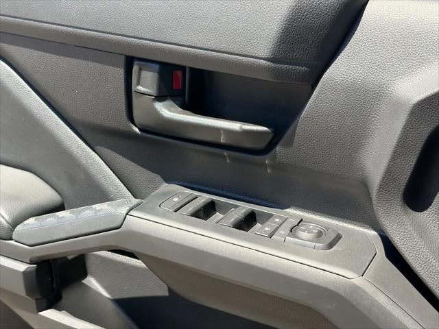 Toyota Tacoma SR 2025