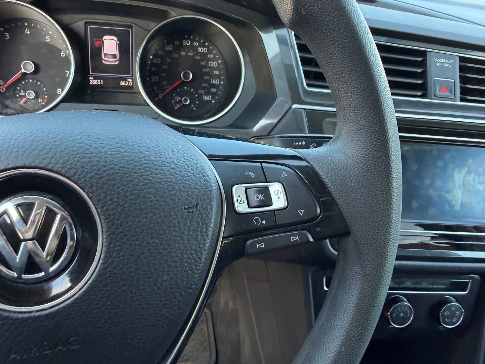 Volkswagen Tiguan S 2018