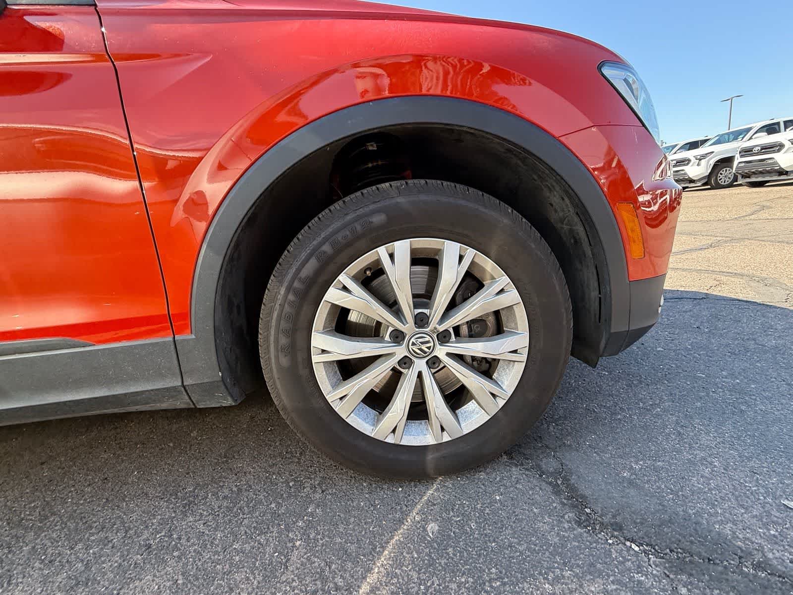 Volkswagen Tiguan S 2018