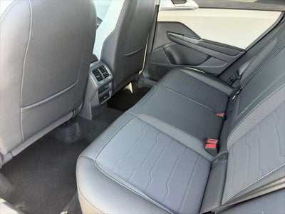 Volkswagen Taos SE 2025