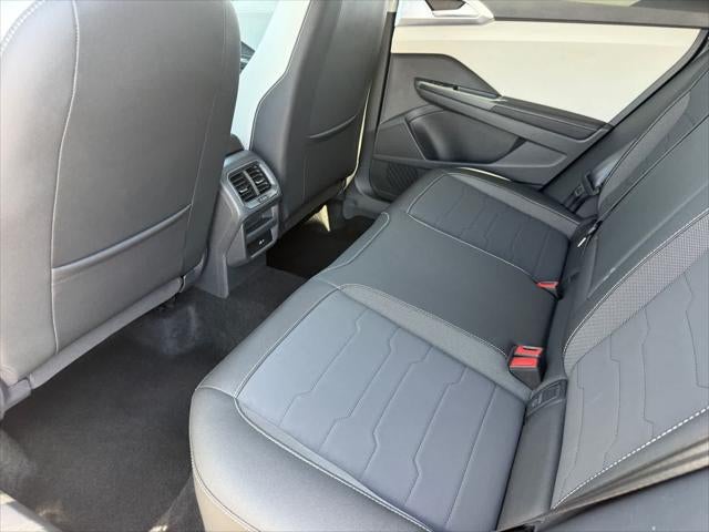Volkswagen Taos SE 2025
