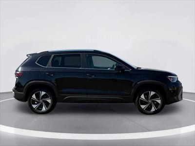 Volkswagen Taos SE 2025