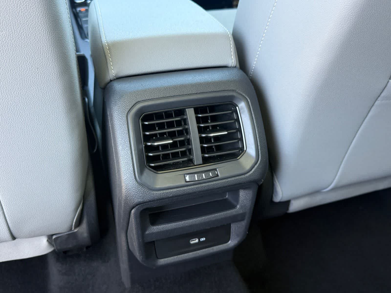 Volkswagen Taos SE 2024