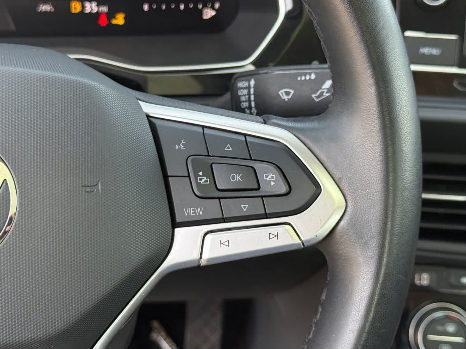 Volkswagen Jetta SE 2024