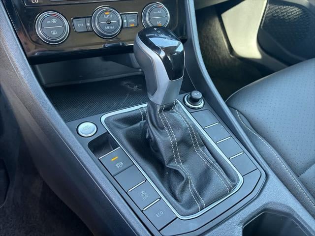Volkswagen Jetta SE 2024