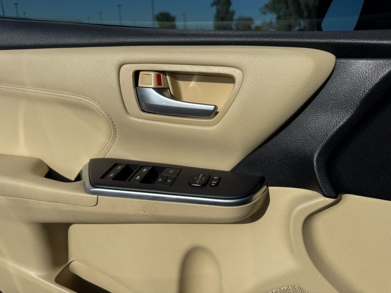 2016 Toyota Camry Hybrid XLE
