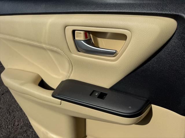 2016 Toyota Camry Hybrid XLE