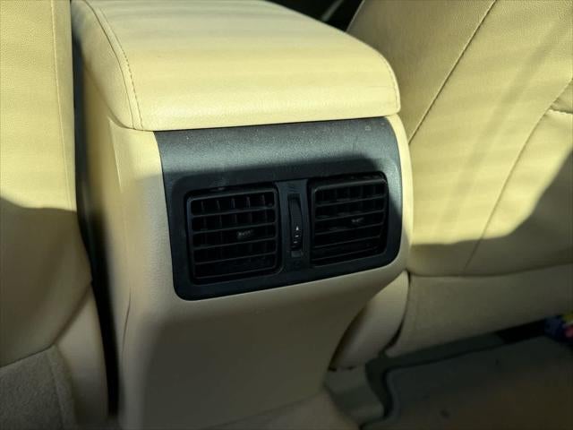 2016 Toyota Camry Hybrid XLE