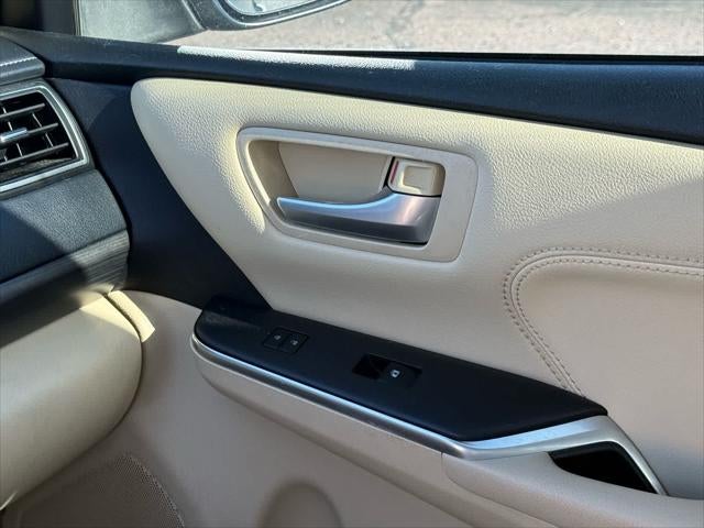 2016 Toyota Camry Hybrid XLE