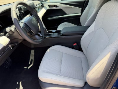 Toyota Camry XLE 2025