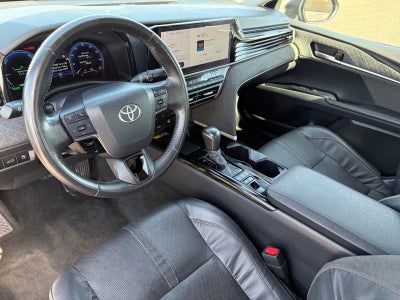 Toyota Camry XLE 2025