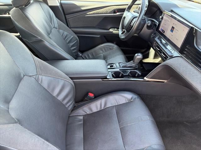 Toyota Camry XLE 2025