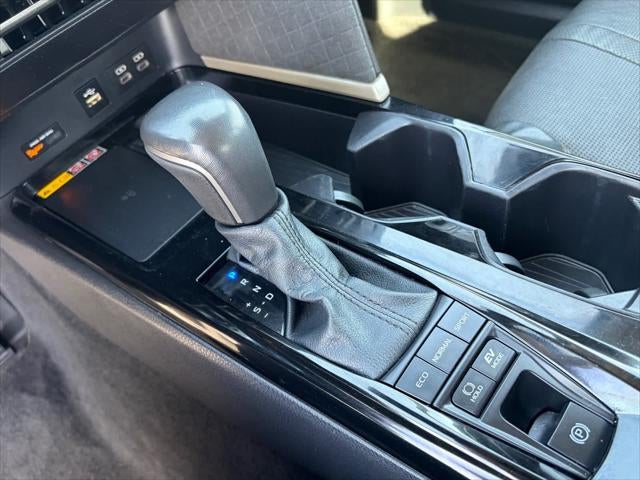Toyota Camry XLE 2025