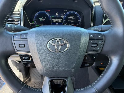 Toyota Camry XLE 2025