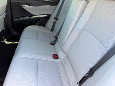 Toyota Camry XLE 2025