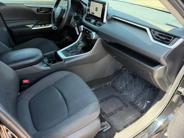Toyota RAV4 Hybrid LE 2023
