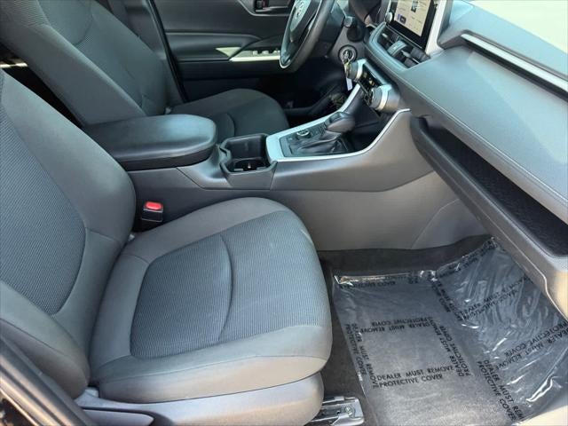 Toyota RAV4 Hybrid LE 2023
