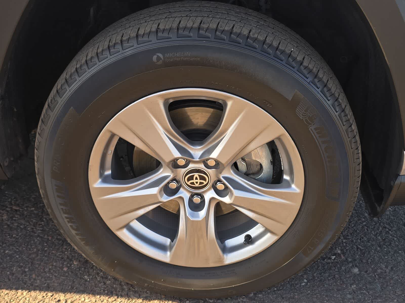 Toyota RAV4 Hybrid XLE 2024