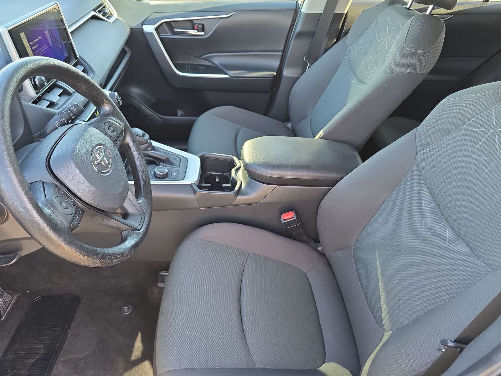 Toyota RAV4 Hybrid XLE 2024