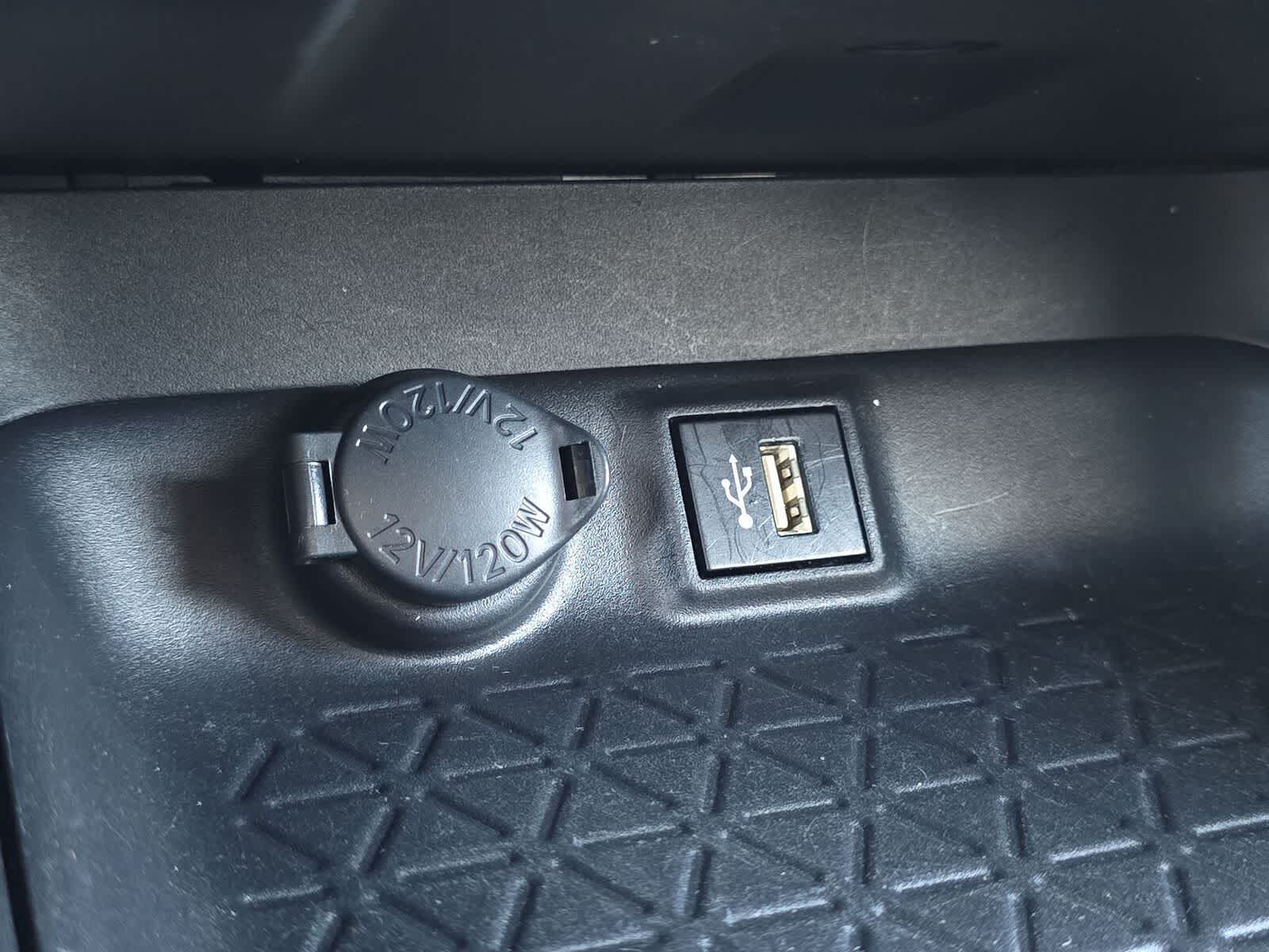 Toyota RAV4 Hybrid XLE 2024