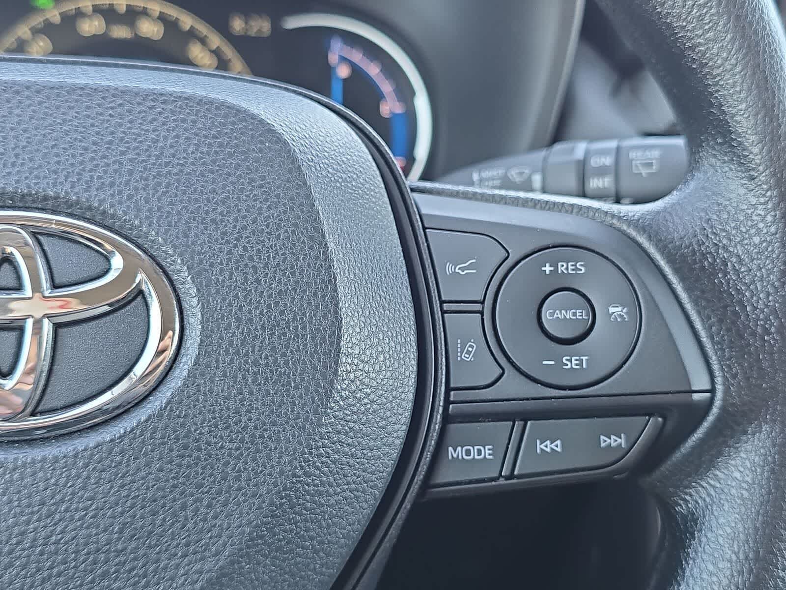 Toyota RAV4 Hybrid XLE 2024