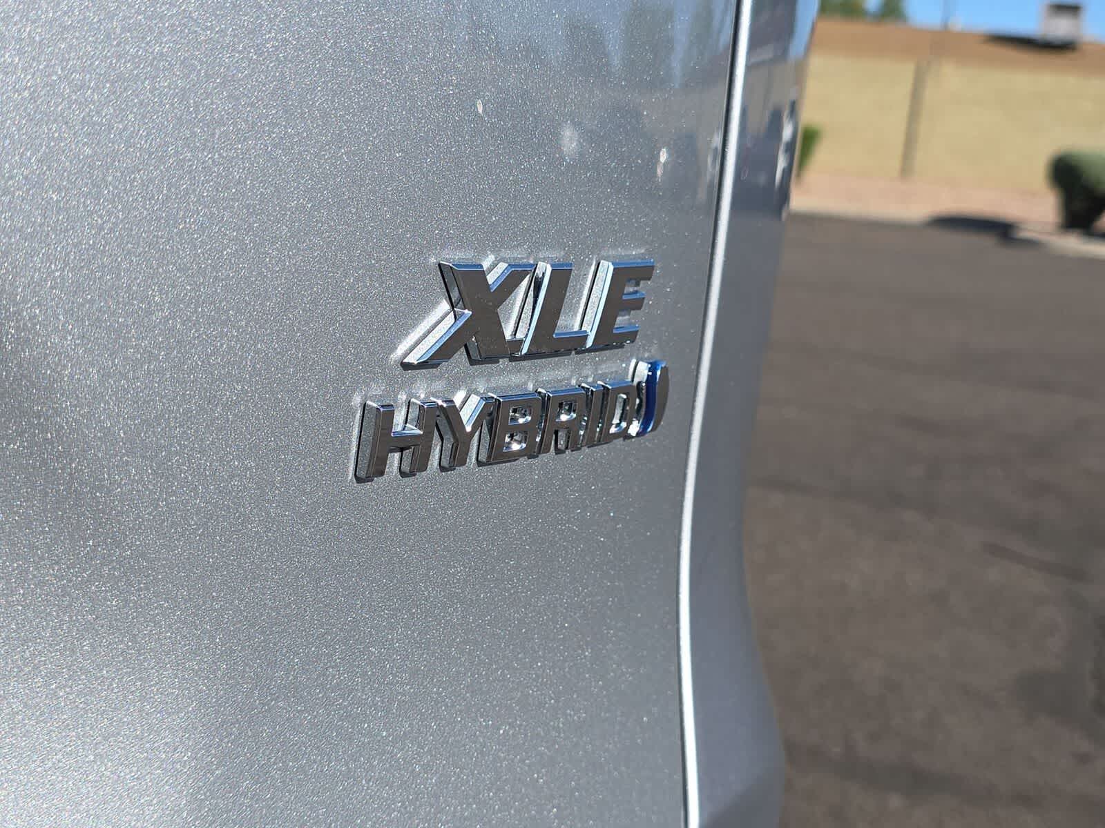 Toyota RAV4 Hybrid XLE 2024