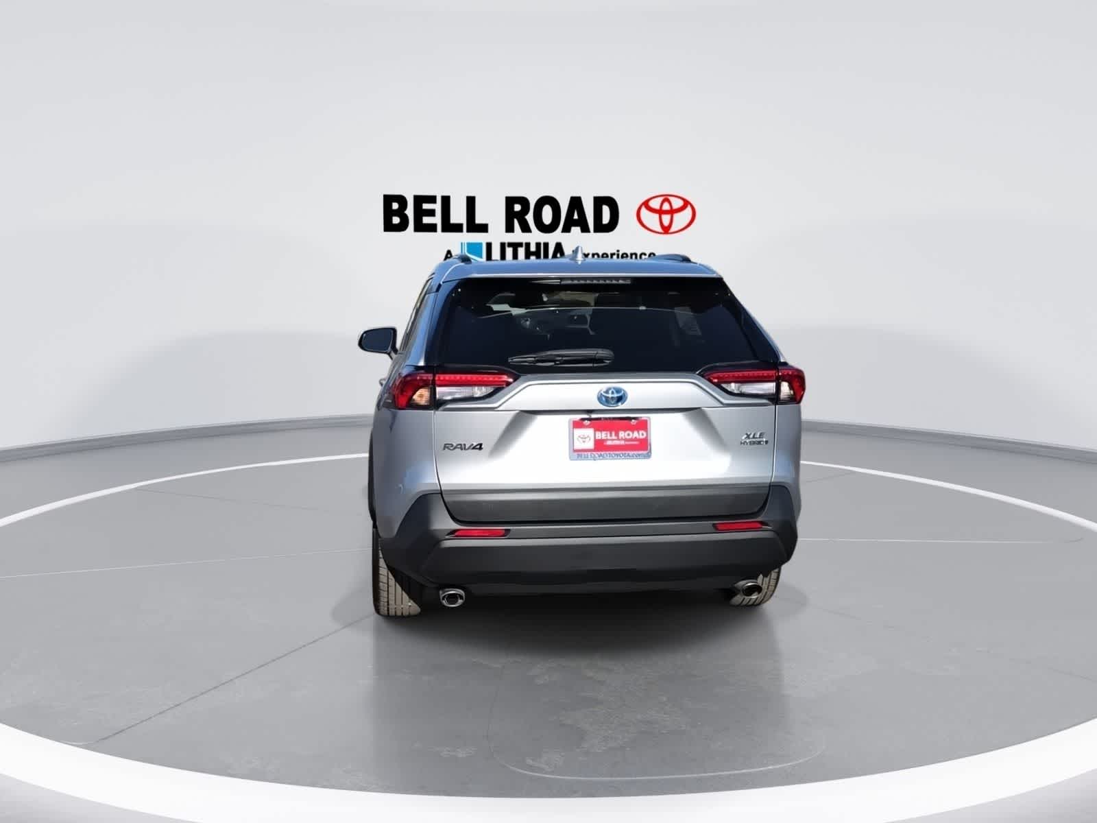 Toyota RAV4 Hybrid XLE 2024