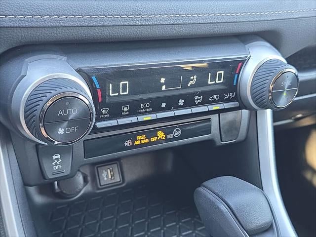 Toyota RAV4 Hybrid XLE 2024