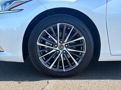 Lexus ES 300h 2025 ES 300h