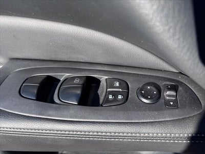 Nissan Pathfinder S 2020