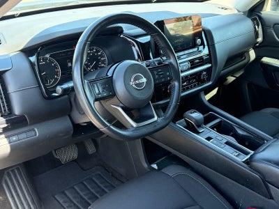 Nissan Pathfinder SV 2023