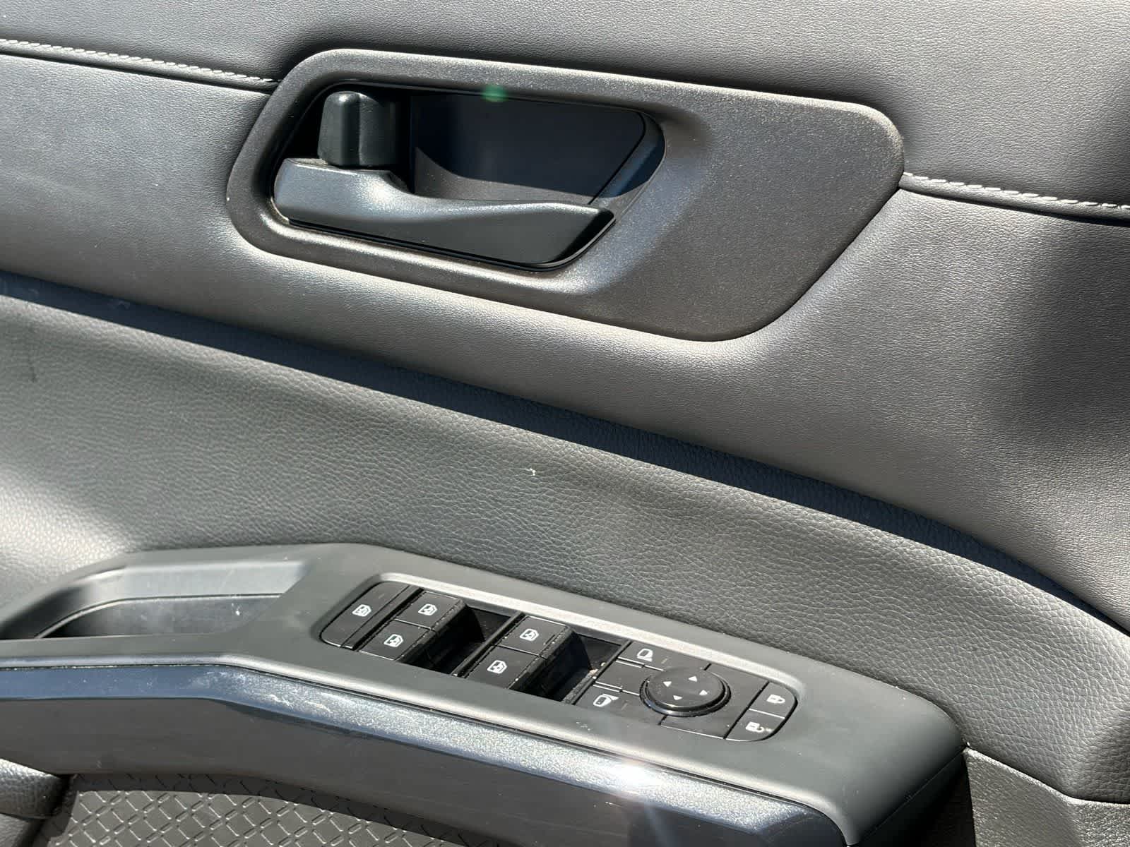 Nissan Pathfinder SV 2023
