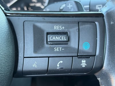 Nissan Pathfinder SV 2023