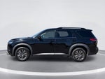Nissan Pathfinder SV 2023