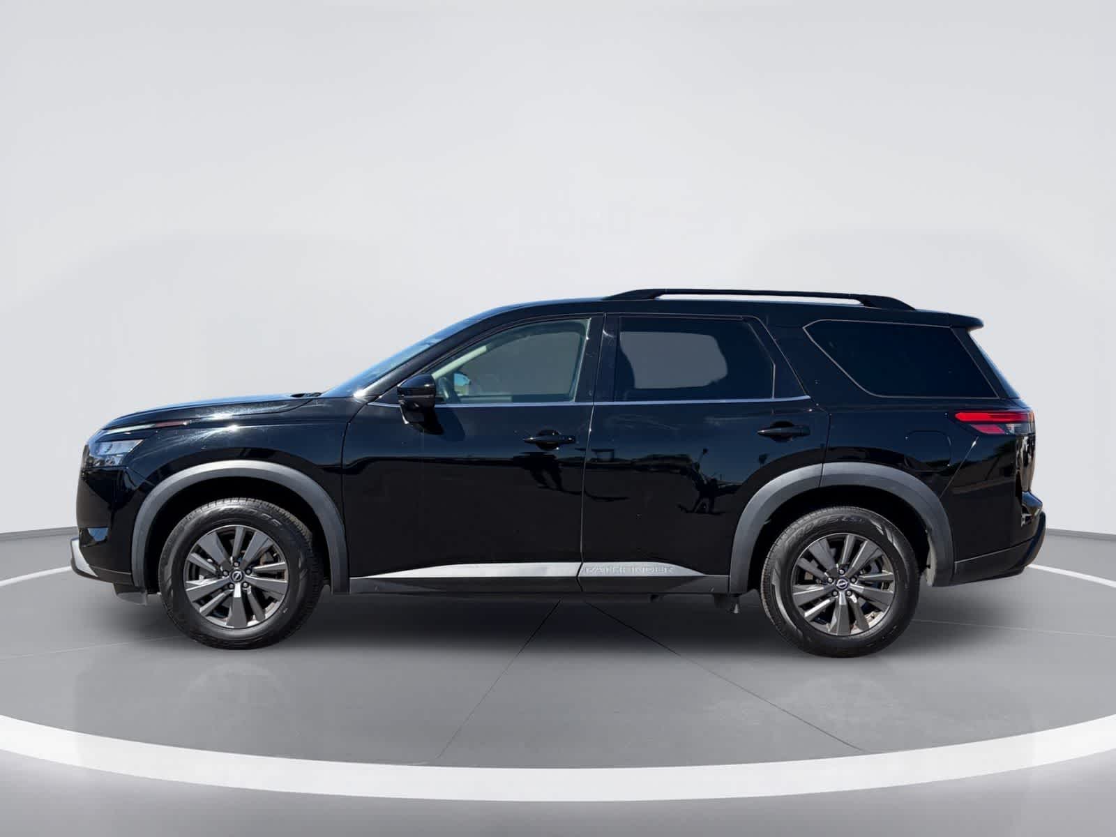 Nissan Pathfinder SV 2023