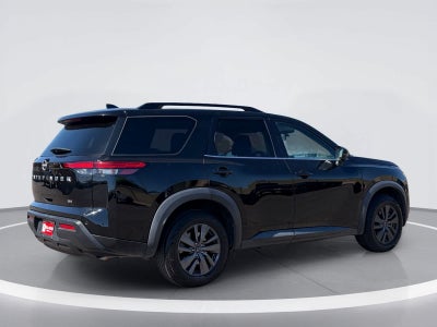 Nissan Pathfinder SV 2023