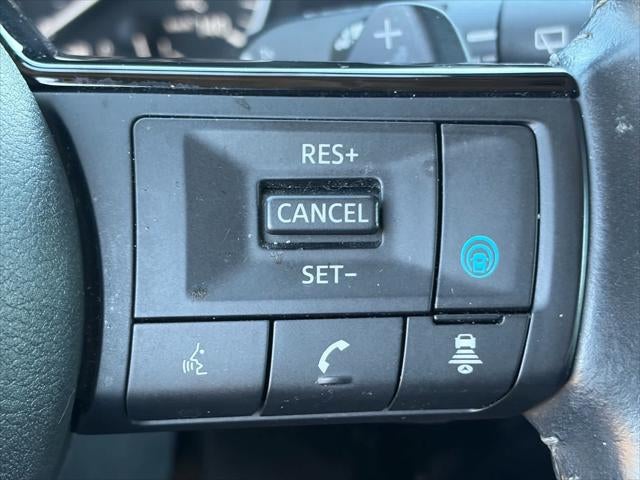 Nissan Pathfinder SV 2023