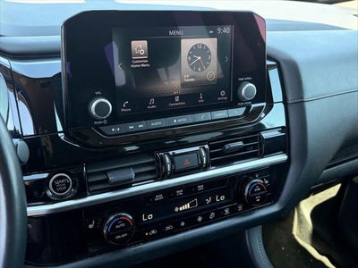 Nissan Pathfinder SV 2023