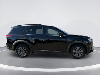 Nissan Pathfinder SV 2024